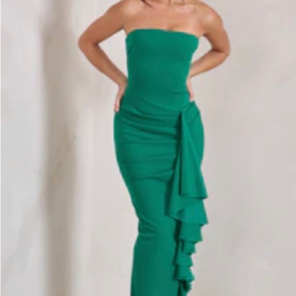 Holiday Gala 
GREEN BANDEAU RUFFLE MAXI DRESS